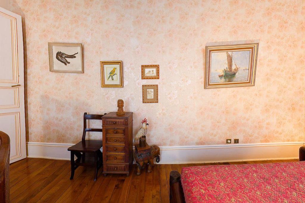 Amphore Du Berry Saint-Amand-Mont-Rond Kamer foto