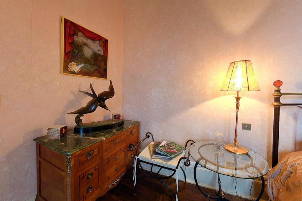 Amphore Du Berry Saint-Amand-Mont-Rond Kamer foto