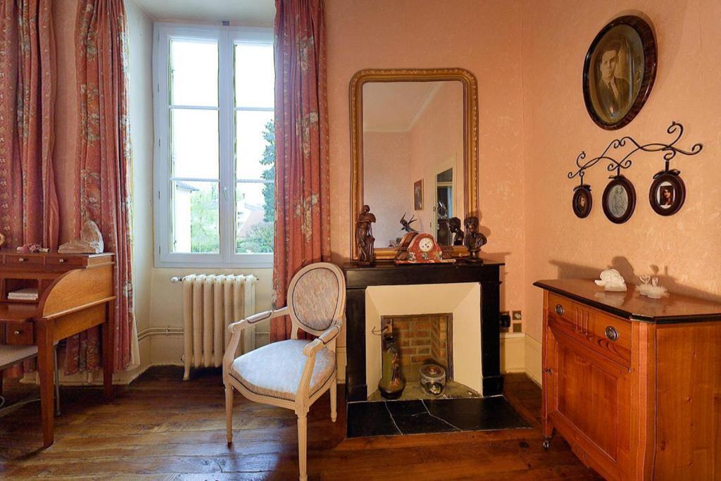 Amphore Du Berry Saint-Amand-Mont-Rond Kamer foto