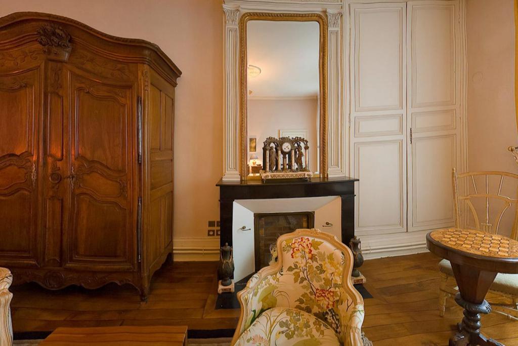 Amphore Du Berry Saint-Amand-Mont-Rond Kamer foto