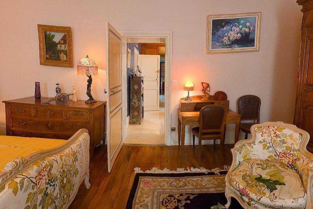 Amphore Du Berry Saint-Amand-Mont-Rond Kamer foto